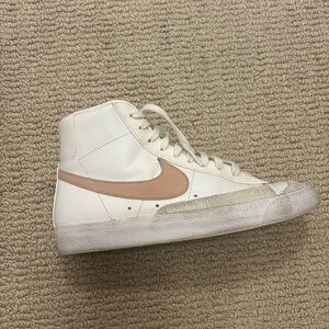 Nike blazer mid ‘77